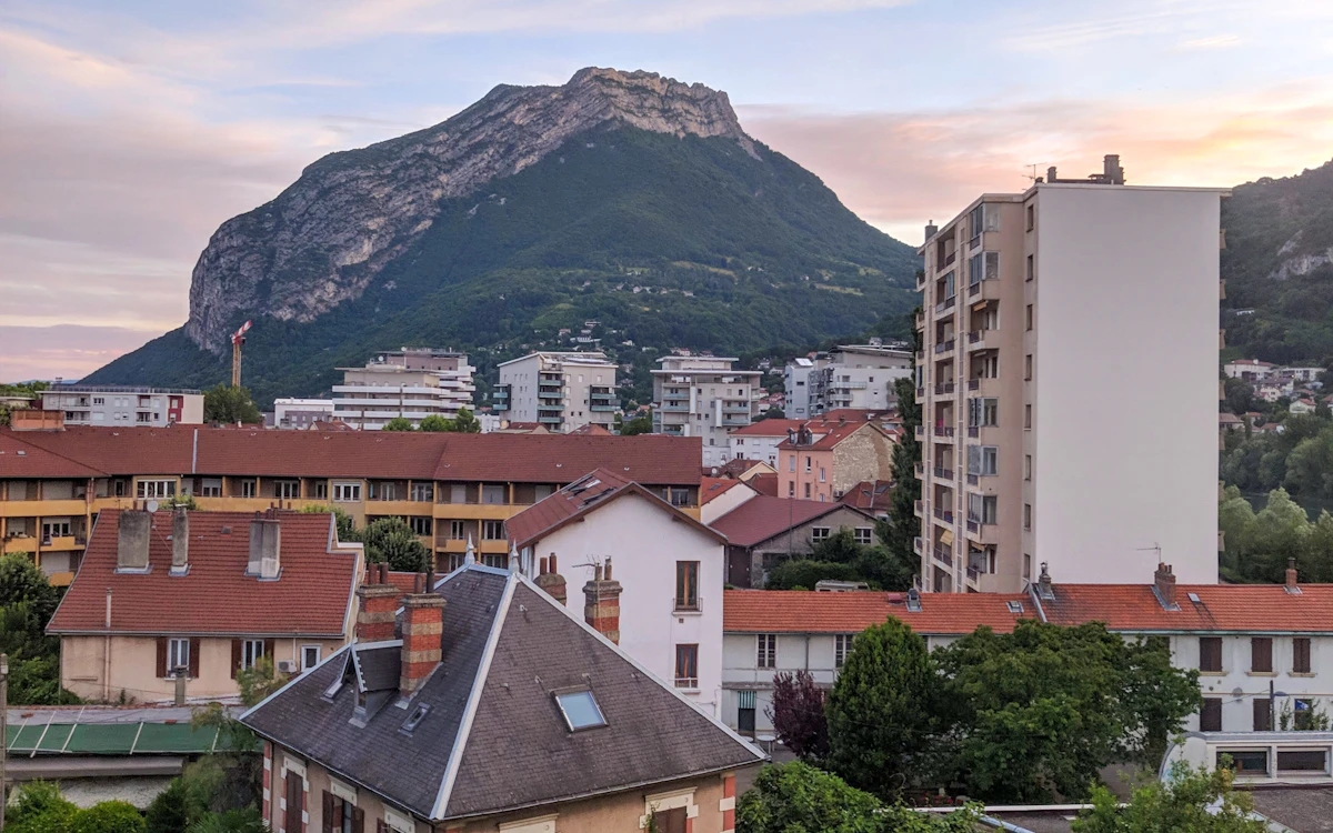 Vue de Grenoble et des montagnes